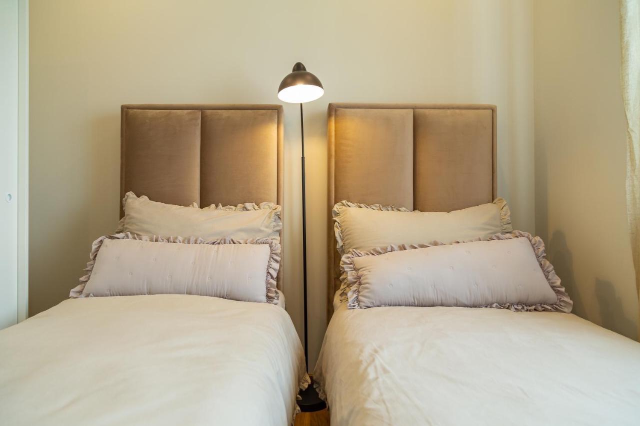 Apartments Uvalic A2 Трогир Екстериор снимка