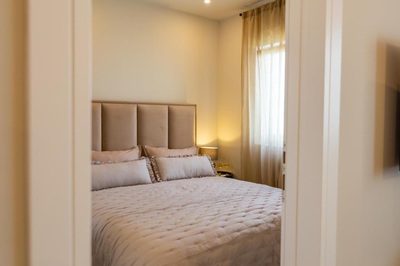 Apartments Uvalic A2 Трогир Екстериор снимка